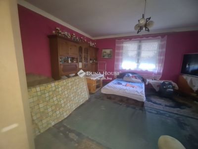 Eladó családi ház Szentlőrinc