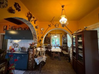 Eladó családi ház Poroszló