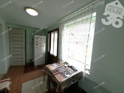 Eladó családi ház Csépa