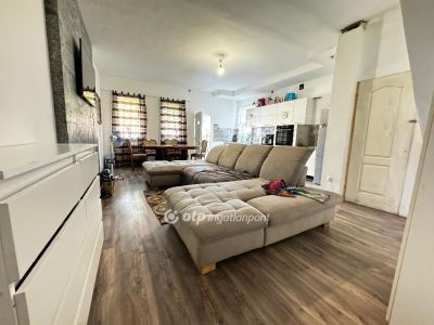 Eladó családi ház Budapest