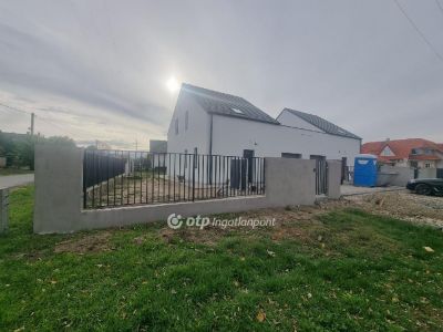 Eladó ikerház Dabas