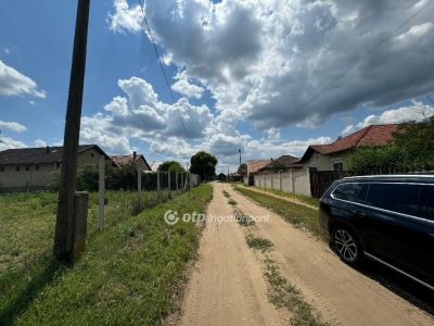 Eladó lakóövezeti telek Debrecen