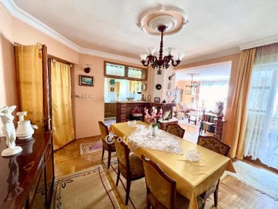 Eladó családi ház Remeteszőlős