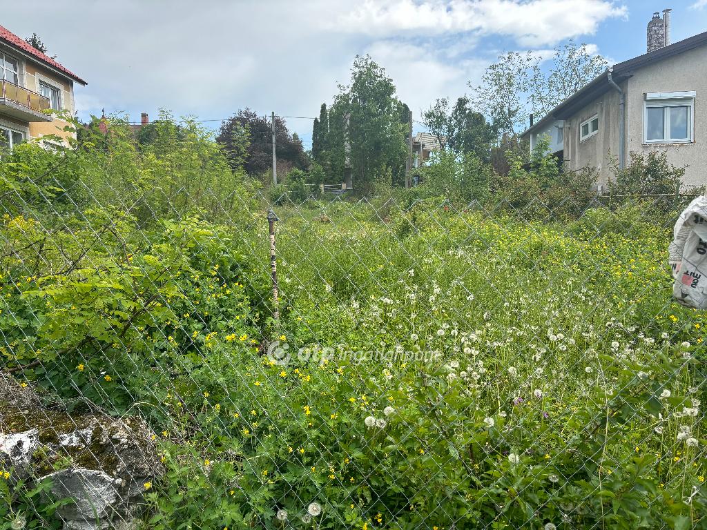 Eladó lakóövezeti telek Miskolc