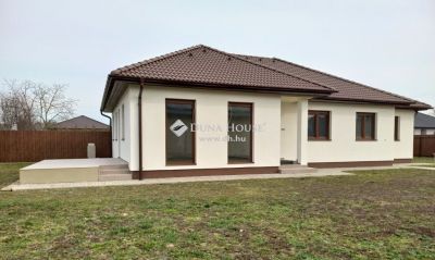 Eladó családi ház Békéscsaba