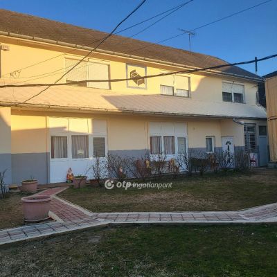 Eladó sorház Mikepércs