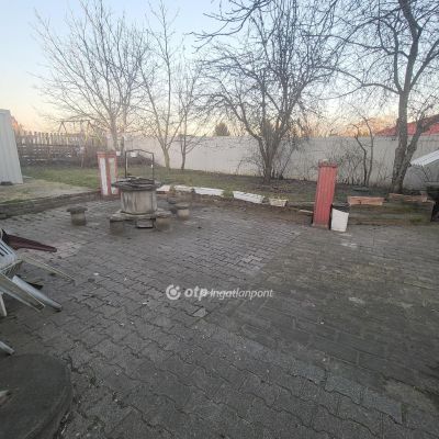 Eladó sorház Mikepércs