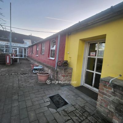 Eladó sorház Mikepércs