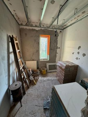 Eladó családi ház Poroszló