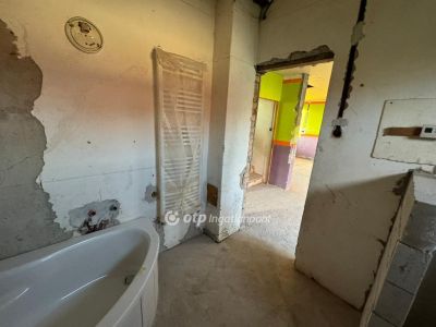 Eladó családi ház Poroszló