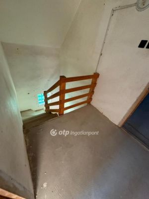 Eladó családi ház Poroszló