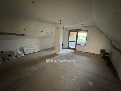 Eladó családi ház Poroszló