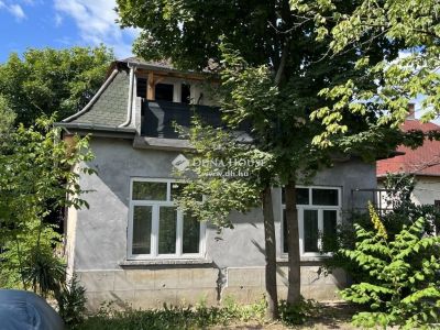 Eladó családi ház Budapest