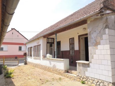 Eladó családi ház Bonyhád