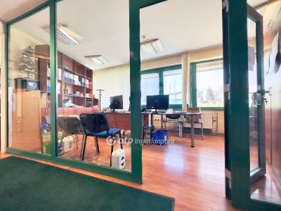 Eladó irodahelység irodaházban Érd