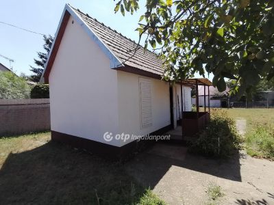 Eladó családi ház Hajdúsámson