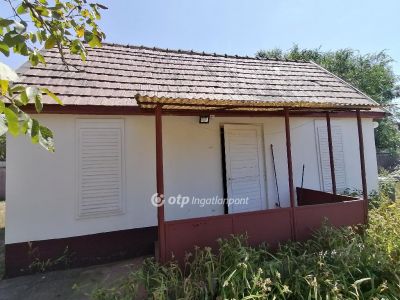 Eladó családi ház Hajdúsámson