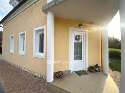 Eladó nyaraló Balatonfenyves