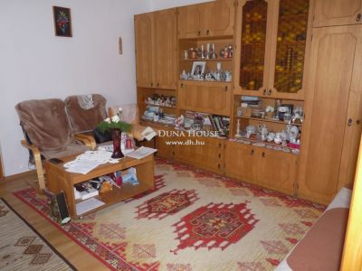 Eladó lakás Szolnok