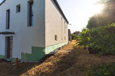 Eladó családi ház Velence