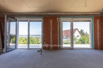 Eladó családi ház Velence