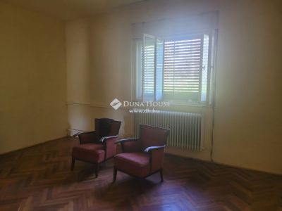 Eladó családi ház Esztergom