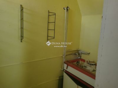 Eladó családi ház Esztergom