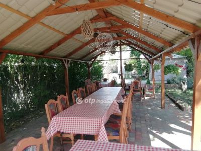 Eladó étterem, vendéglő Újszász