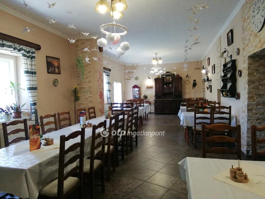 Eladó étterem, vendéglő Újszász