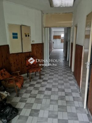 Eladó műhely Nyírtelek