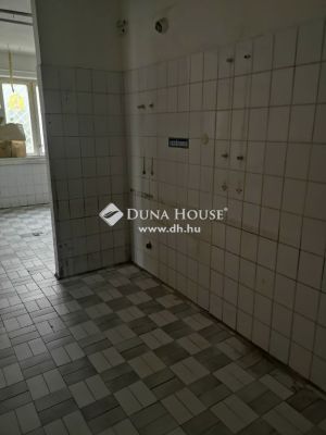 Eladó műhely Nyírtelek