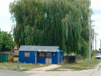 Eladó lakóövezeti telek Jászkisér