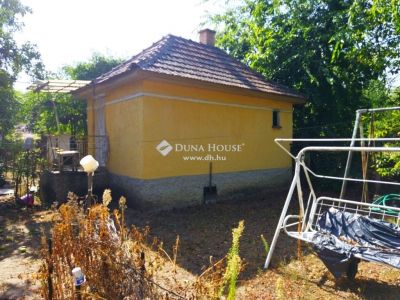 Eladó családi ház Tápiószentmárton