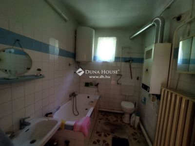 Eladó családi ház Tápiószentmárton
