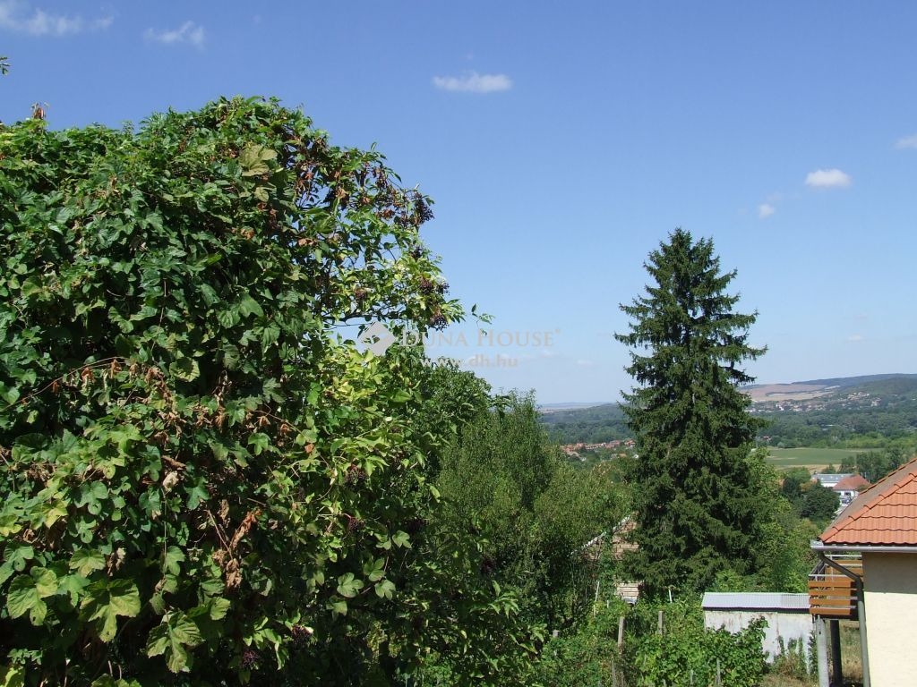 Eladó lakóövezeti telek Esztergom