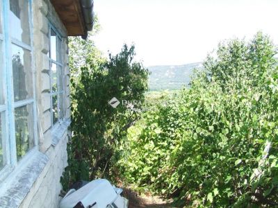Eladó lakóövezeti telek Esztergom