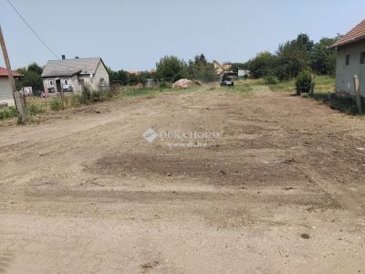 Eladó lakóövezeti telek Ercsi