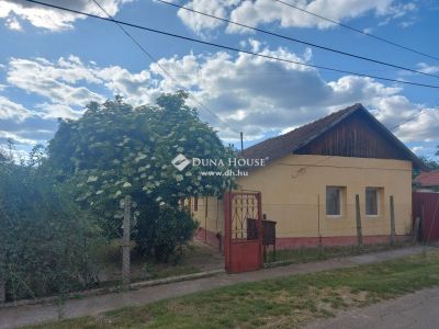 Eladó családi ház Szolnok