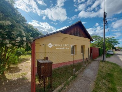 Eladó családi ház Szolnok