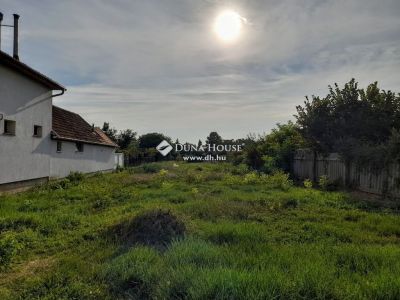 Eladó lakóövezeti telek Békéscsaba