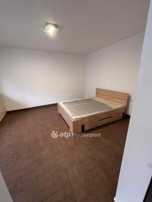 Eladó családi ház Baja