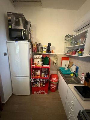 Eladó családi ház Poroszló
