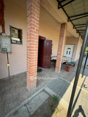 Eladó családi ház Poroszló