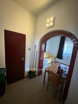 Eladó családi ház Poroszló