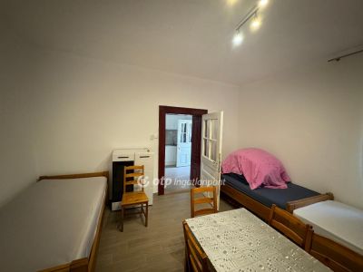 Eladó családi ház Poroszló