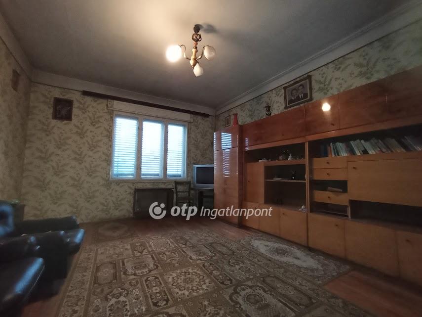 Eladó családi ház Hatvan