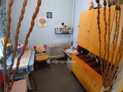 Eladó családi ház Karácsond