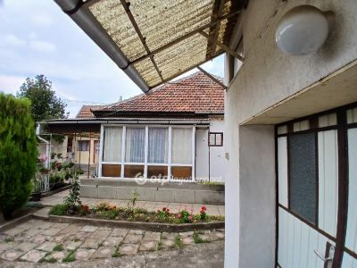 Eladó családi ház Karácsond