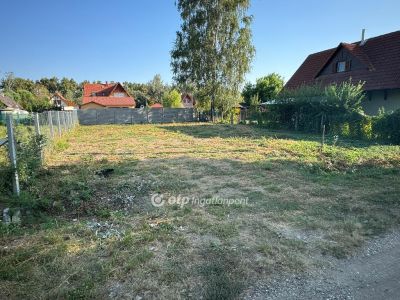 Eladó lakóövezeti telek Poroszló