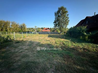 Eladó lakóövezeti telek Poroszló